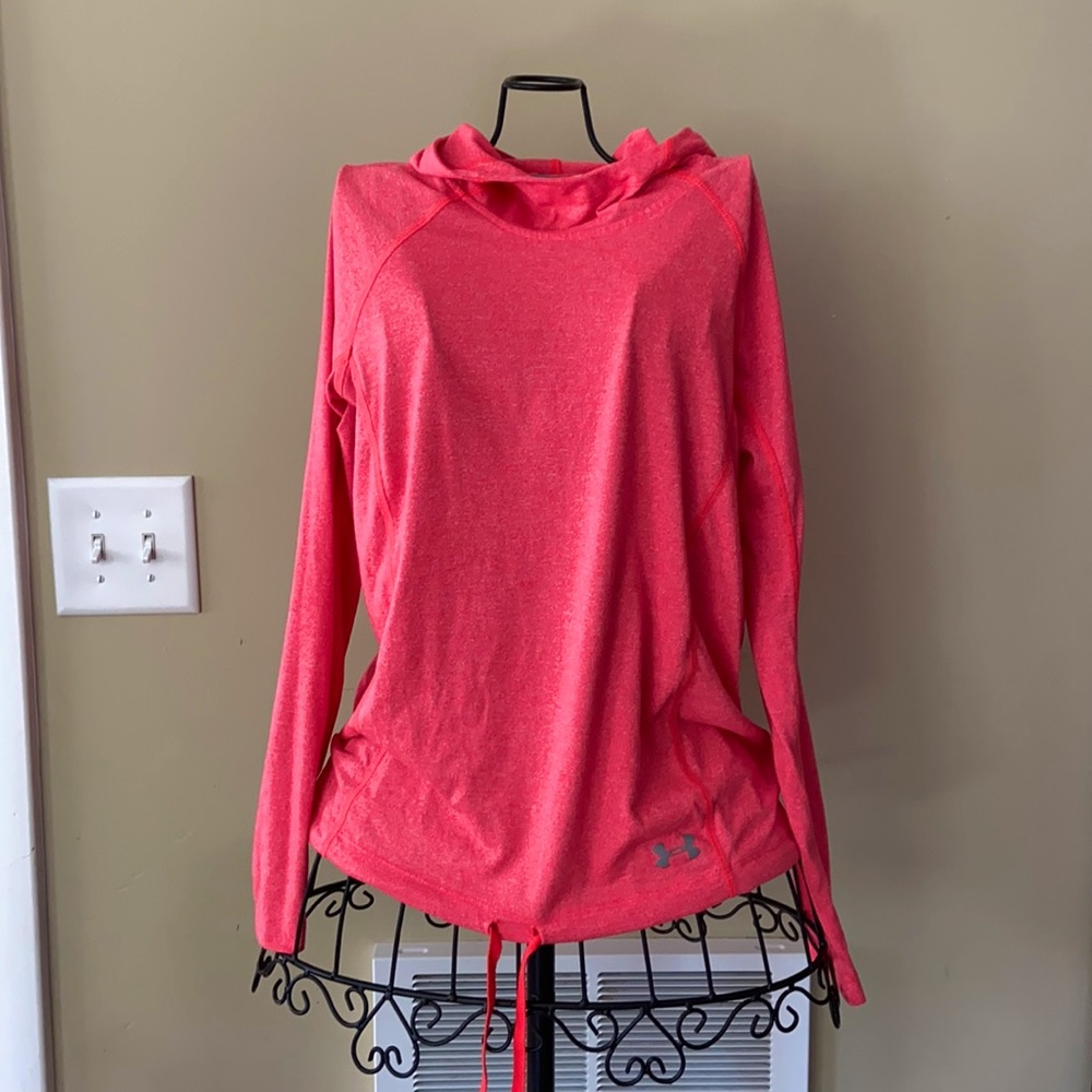 Heat Gear Under Armour Long sleeve top